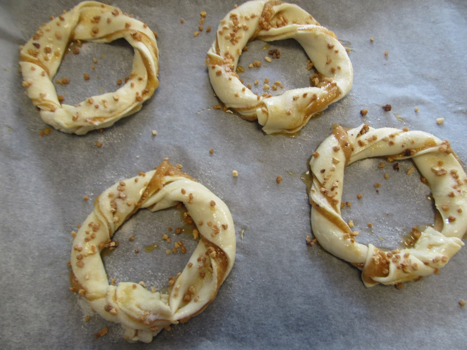 Roscas de hojaldre y avellanas Thermomix