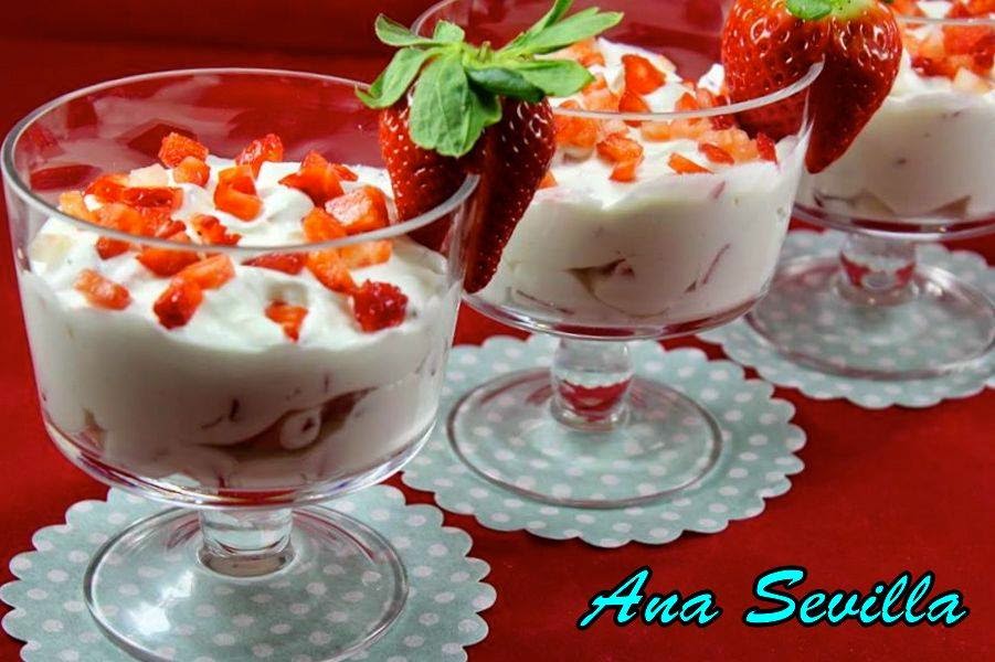 Fresas con nata y yogurt