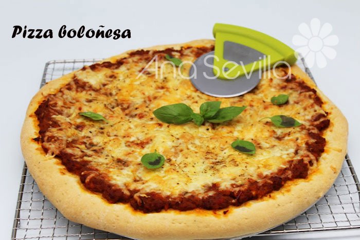 Pizza boloñesa