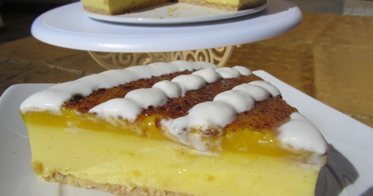 Tarta de crema de San José y yema