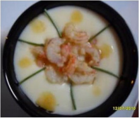 Crema fría de patata con gambas