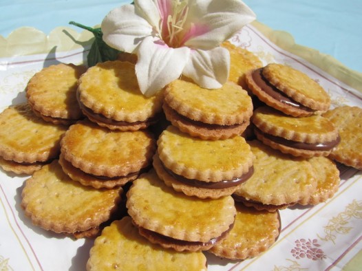 Galletas rellenas de chocolate