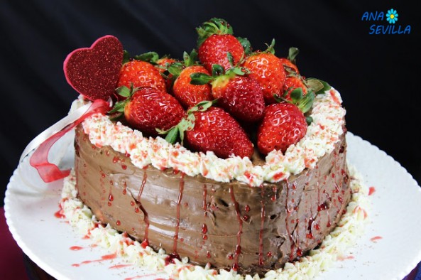 Tarta de fresas y chocolate