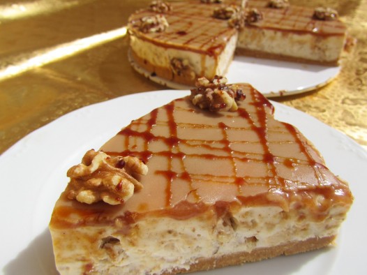 Tarta de queso, miel y nueces