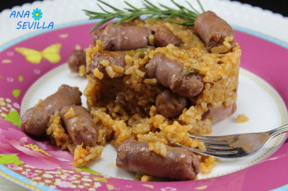 Arroz con salchichas al vino tinto