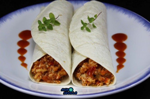 Tacos de pollo y tomate