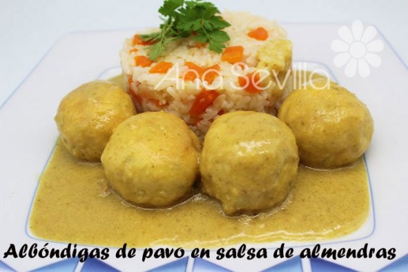 Albóndigas de pavo en salsa de almendras