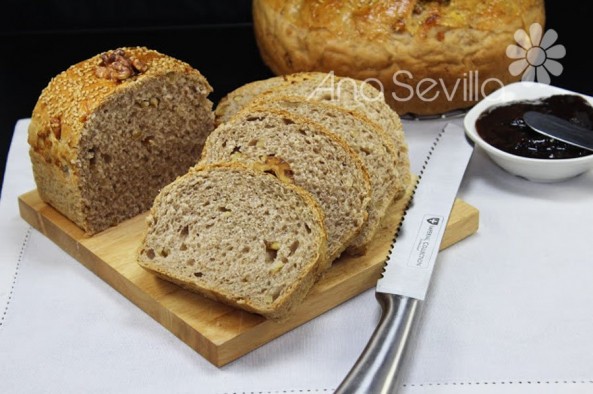 Pan de molde de cerveza y nueces