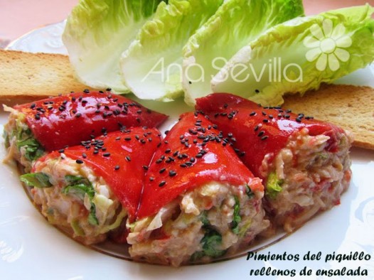 Pimientos del piquillo rellenos de ensalada