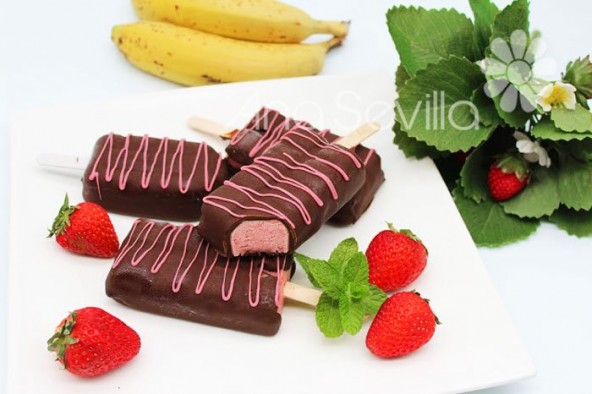 Polos saludables de fruta y chocolate