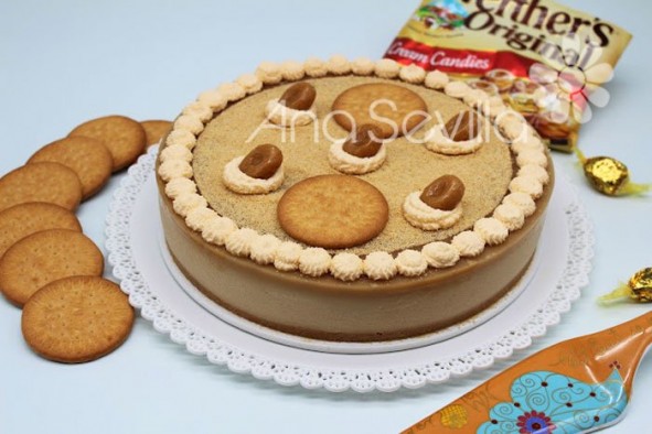 Tarta de crema de galletas y caramelo