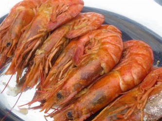 Langostinos o gambas al jerez