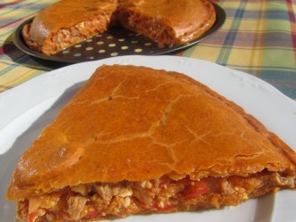 Empanada de huevo y atún