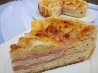 Quiche de queso brie y jamón olla GM