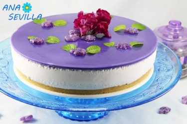 Tarta de caramelos violeta