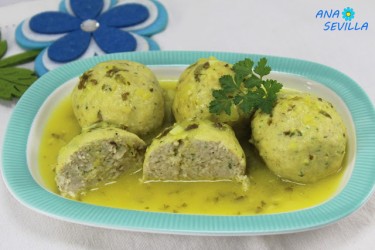 Albóndigas de pollo en salsa