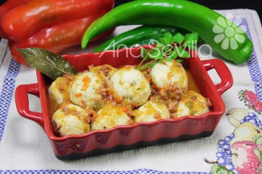 Albóndigas de pollo al chilindrón