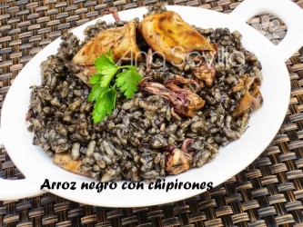 Arroz negro con chipirones