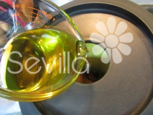 Añadir el aceite de oliva