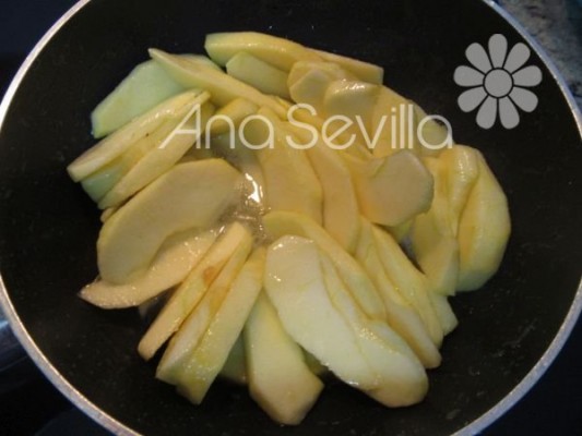 Caramelizar las manzanas