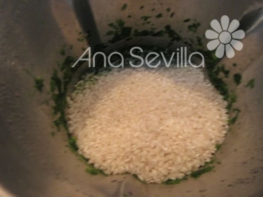 Sofreír un poco el arroz