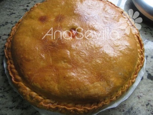 Empanada de huevo y atún en Mambo