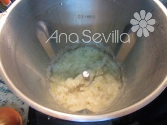 Sofrito de cebolla y ajos