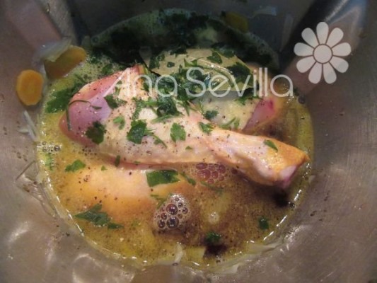 Guisar el pollo