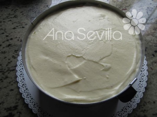 Tapar con el resto de mousse de mascarpone