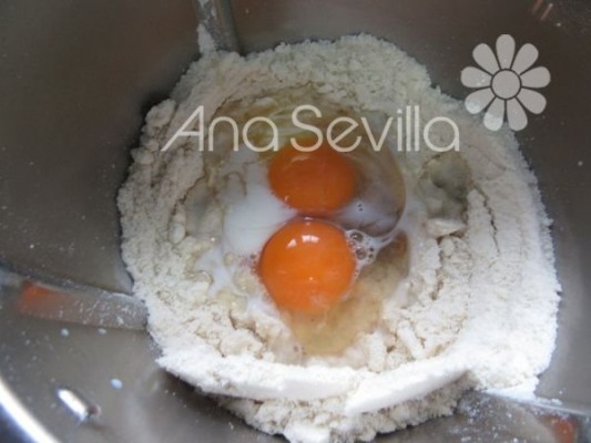 Huevos, vainilla y leche