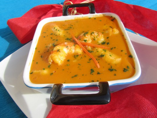 Crema de gambas y pescado