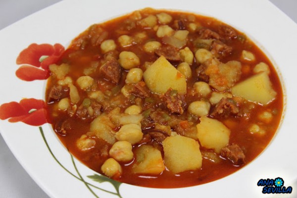 Potaje de garbanzos con patatas