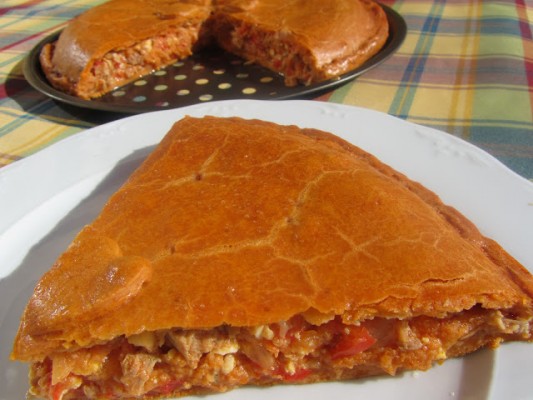 Empanada de huevo y atún
