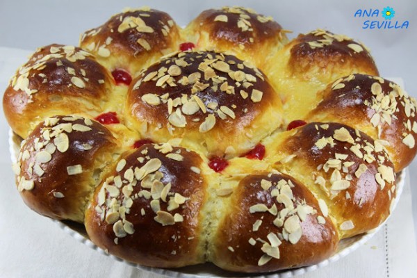 Brioche portugués relleno de chocolate