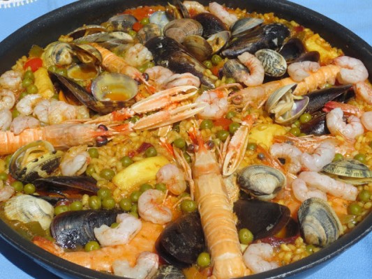 Paella dominguera