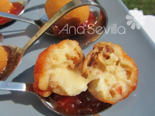 Croquetas de cebolla frita y queso de cabra