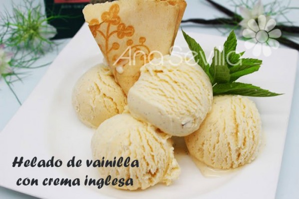Helado de vainilla con crema inglesa