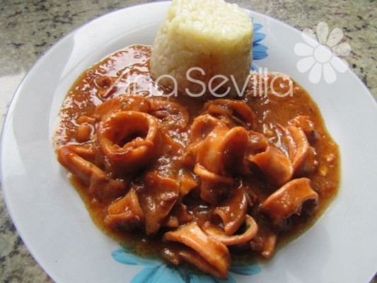 Calamares encebollados