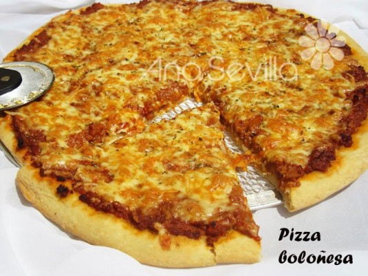 Pizza boloñesa