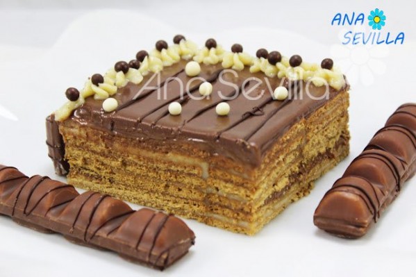 Tarta de galletas y crema Kinder