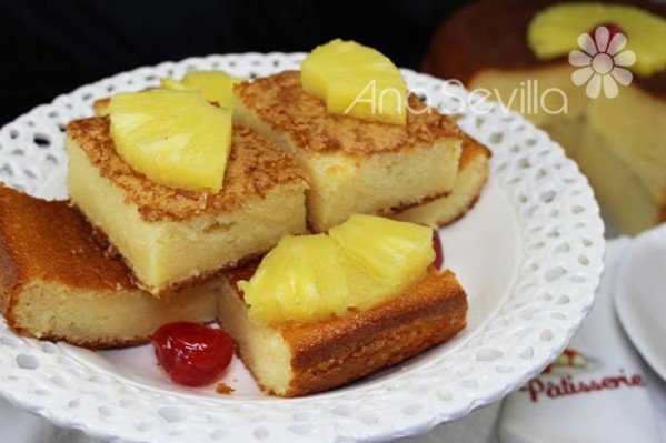 Torta húmeda de piña y almendra