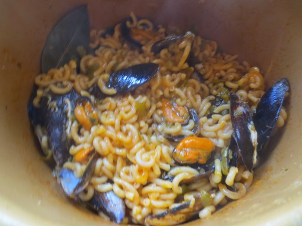 Fideuá con mejillones olla GM