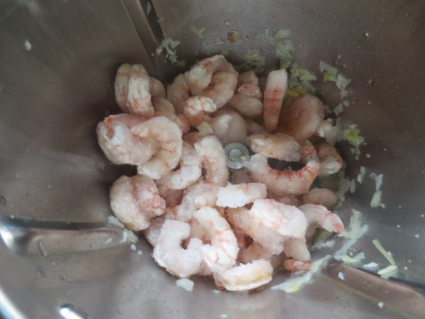 Espaguetis con puerro y gambas Thermomix