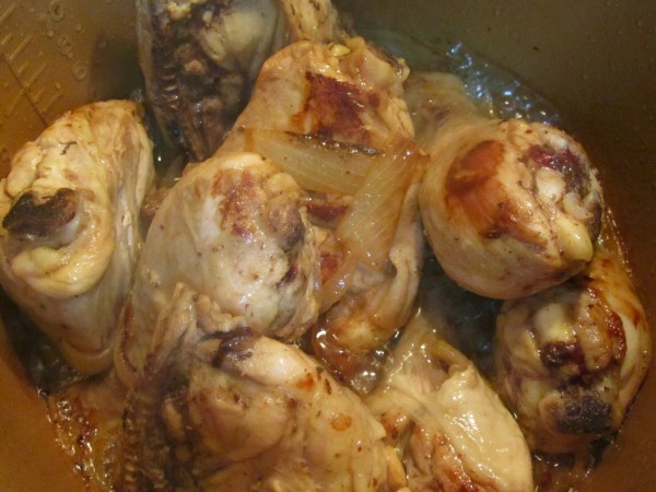 Pollo guisado de mamá olla GM