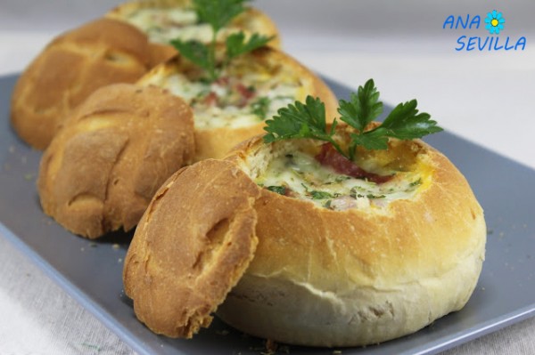 Bollitos de pan rellenos Ana Sevilla con Thermomix.