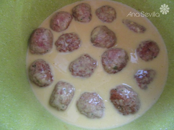 Albóndigas en salsa de piñones olla GM