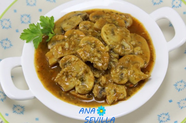 Champiñones en salsa de pimentón olla GM Ana Sevilla