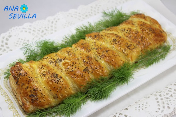 Trenza de hojaldre y salmón fresco cocina tradicional casera