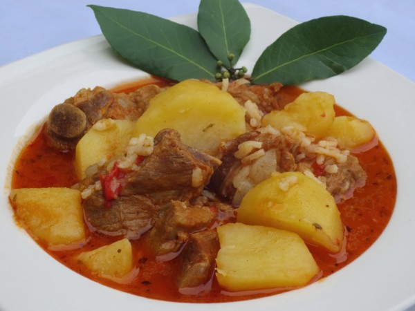 Patatas guisadas con costillas olla GM