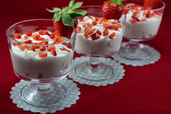 Fresas con nata y yogurt Thermomix